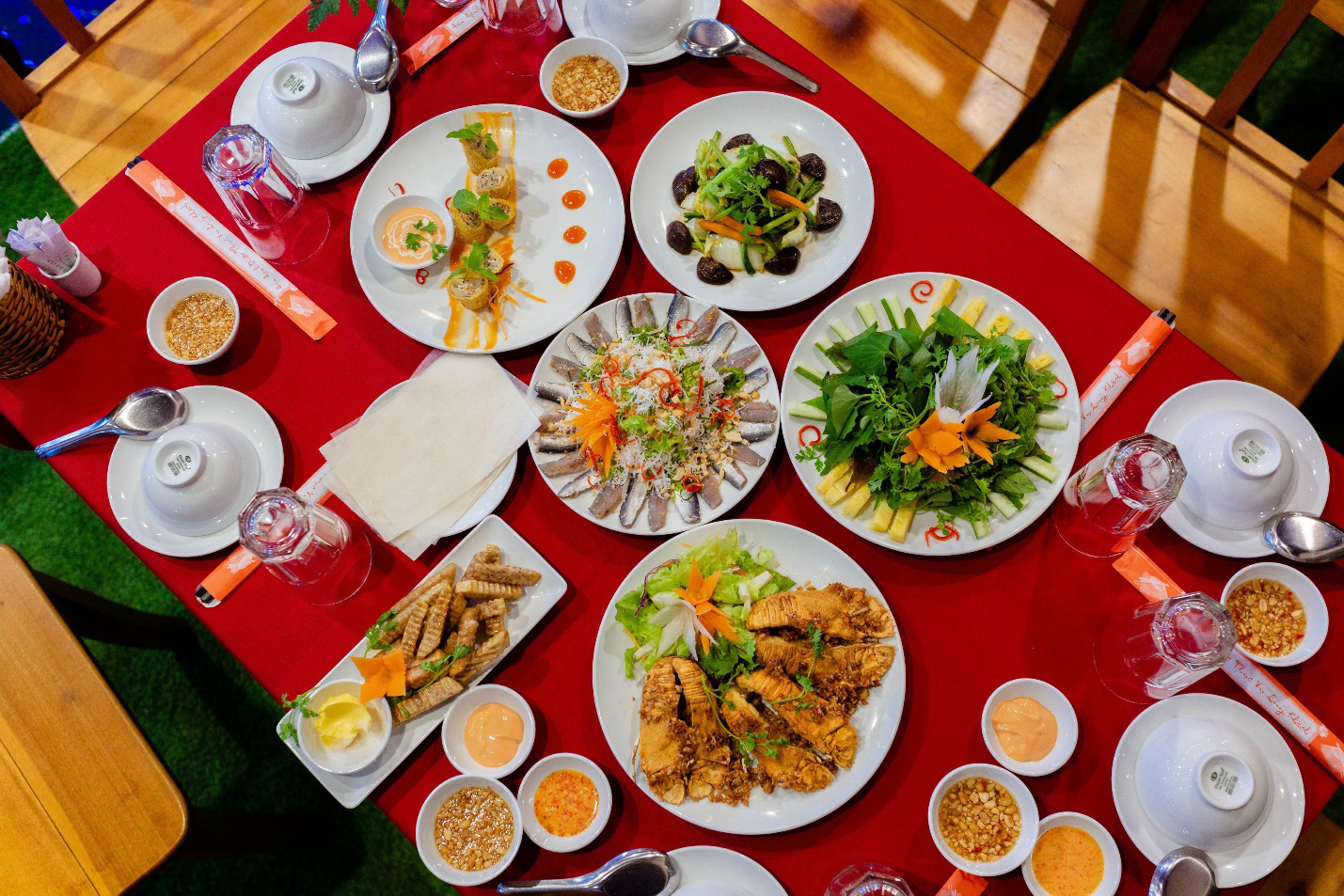 Nhà hàng hải sản phong cách làng chài giữa lòng Phú Quốc