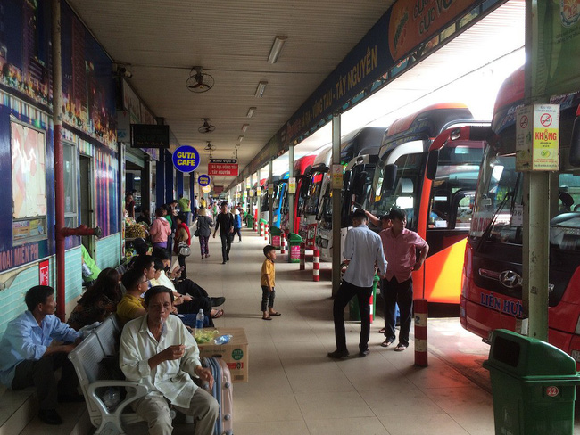 Giá vé xe khách tại TP Hồ Chí Minh tăng dịp lễ 30/4 - Ảnh 1.