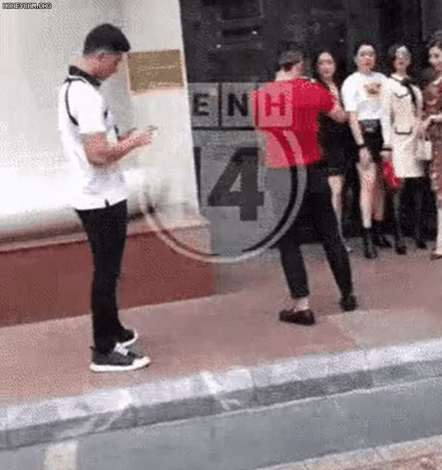 Bắt gặp Lâm Bảo Châu đứng một góc chờ Lệ Quyên chụp ảnh, chàng còn trao nụ cười cho nàng ai nhìn cũng "rụng tim" - Ảnh 3. Bắt gặp Lâm Bảo Châu đứng một góc chờ Lệ Quyên chụp ảnh, chàng còn trao nụ cười cho nàng ai nhìn cũng "rụng tim" - Ảnh 3.