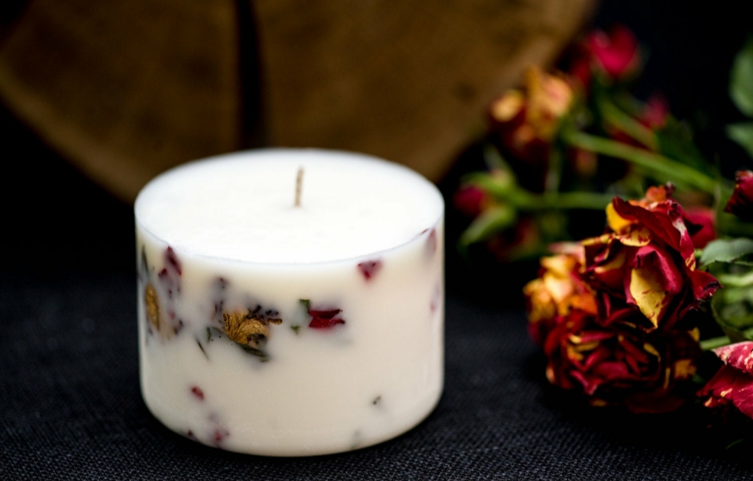 Methods to remove unpleasant smells in the bedroom with scented candles