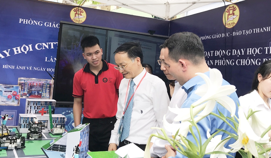 Tưng bừng các hoạt động tại Ngày hội Công nghệ thông tin ngành giáo dục Thủ đô - Ảnh 7. Tưng bừng các hoạt động tại Ngày hội Công nghệ thông tin ngành giáo dục Thủ đô - Ảnh 7.