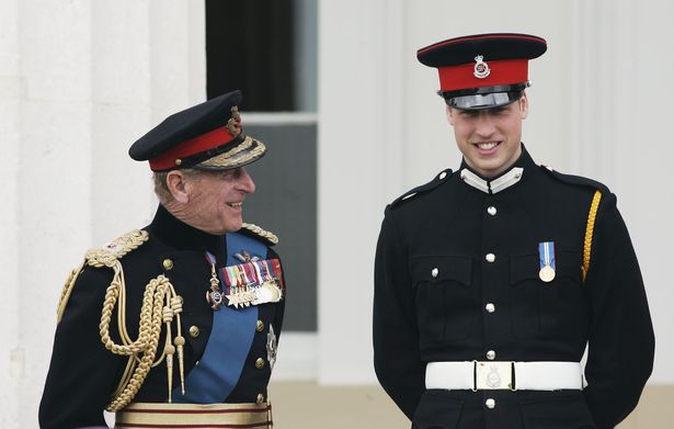 Truyền thông Anh: Harry gây tranh cãi về trang phục trong tang lễ, Nữ hoàng đưa ra quyết định chưa từng có để vẹn cả đôi đường - Ảnh 1.
