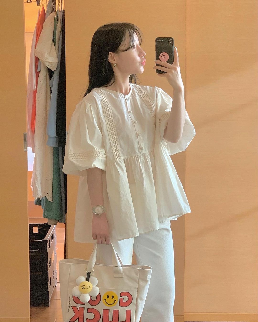 Có 1 mẫu áo mà dàn gái Hàn đang nâng như nâng trứng, diện lên đảm bảo có ảnh đẹp post Instagram sống ảo! - Ảnh 5.