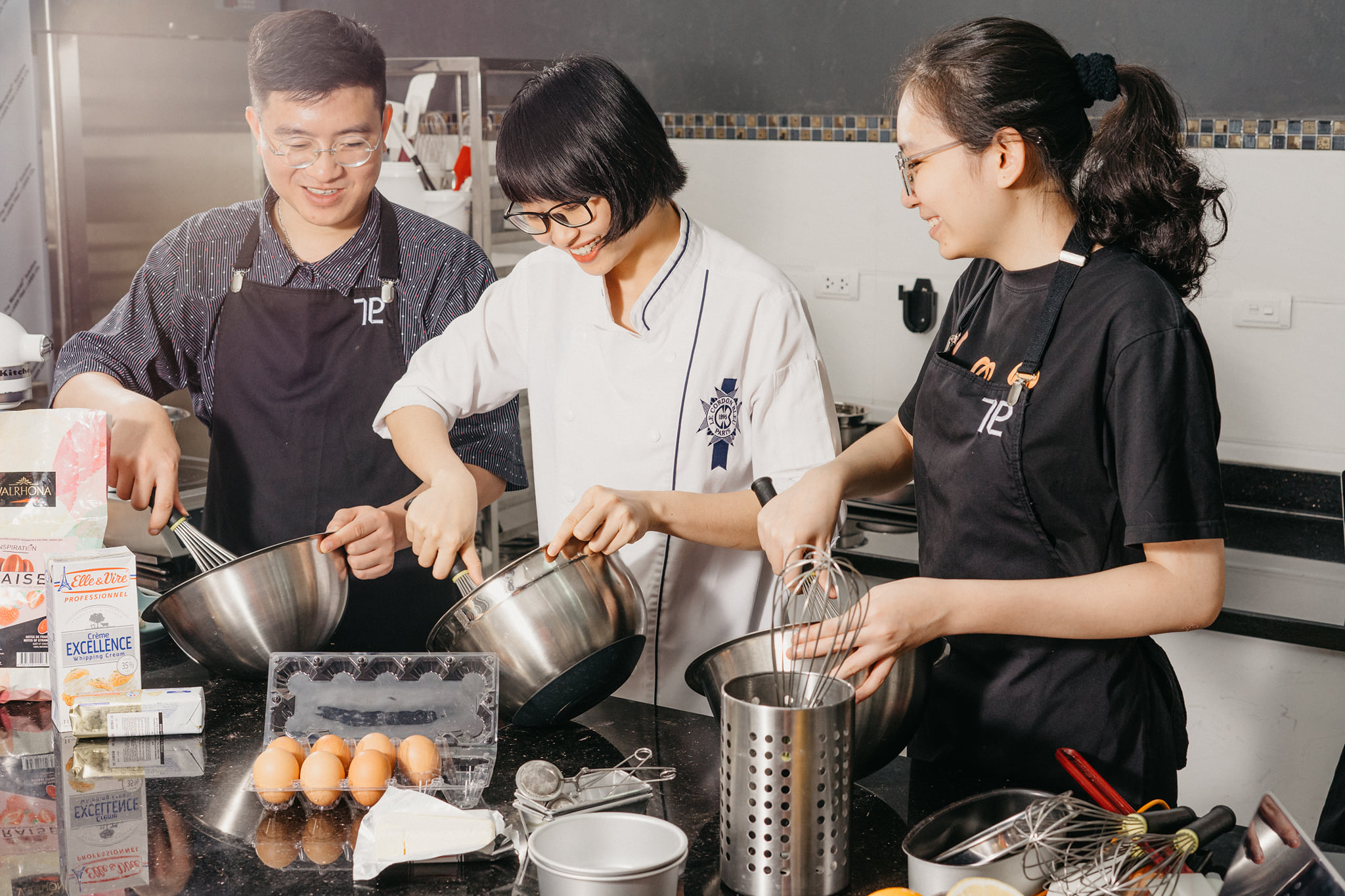 Cô gái từ bỏ giảng đường Phần Lan về Việt Nam vì niềm đam mê với nghề làm bánh và câu hỏi: Thành công liệu có cần tấm bằng đại học? - Ảnh 6. Cô gái từ bỏ giảng đường Phần Lan về Việt Nam vì niềm đam mê với nghề làm bánh và câu hỏi: Thành công liệu có cần tấm bằng đại học? - Ảnh 5.
