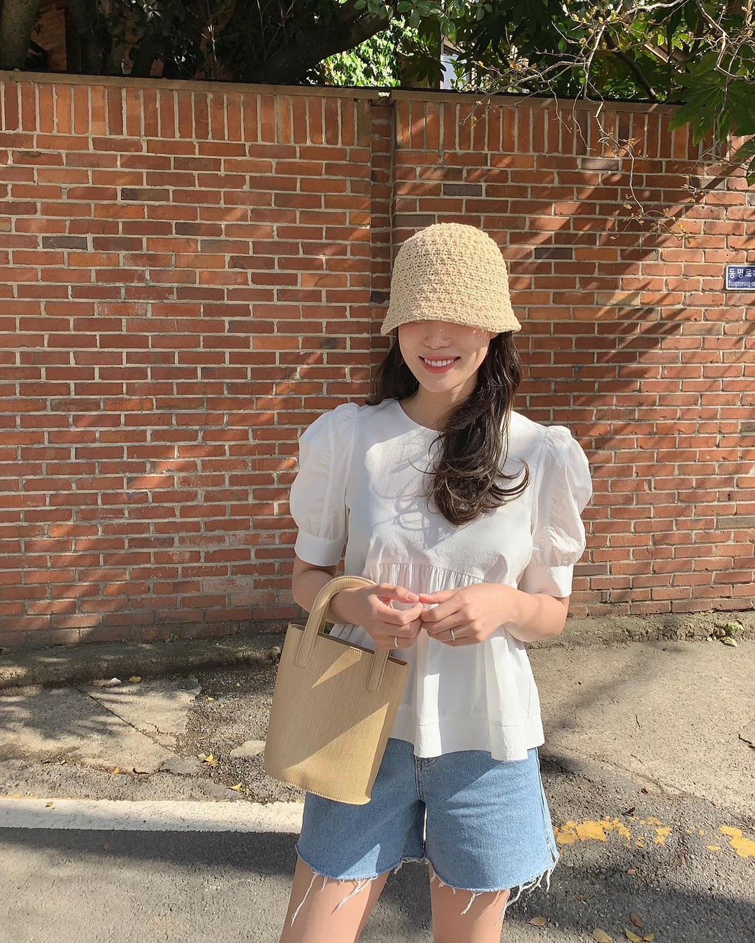 Có 1 mẫu áo mà dàn gái Hàn đang nâng như nâng trứng, diện lên đảm bảo có ảnh đẹp post Instagram sống ảo! - Ảnh 2.