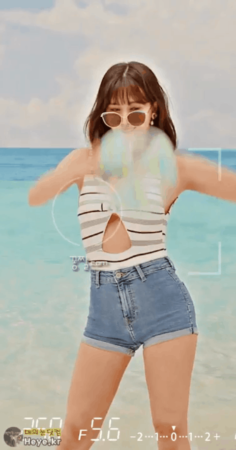 3 mỹ nhân body đẹp nhất Twice, style đơn giản hết sức cũng đủ khiến dân tình mê mệt không lối thoát - Ảnh 4. 3 mỹ nhân body đẹp nhất Twice, style đơn giản hết sức cũng đủ khiến dân tình mê mệt không lối thoát - Ảnh 4.