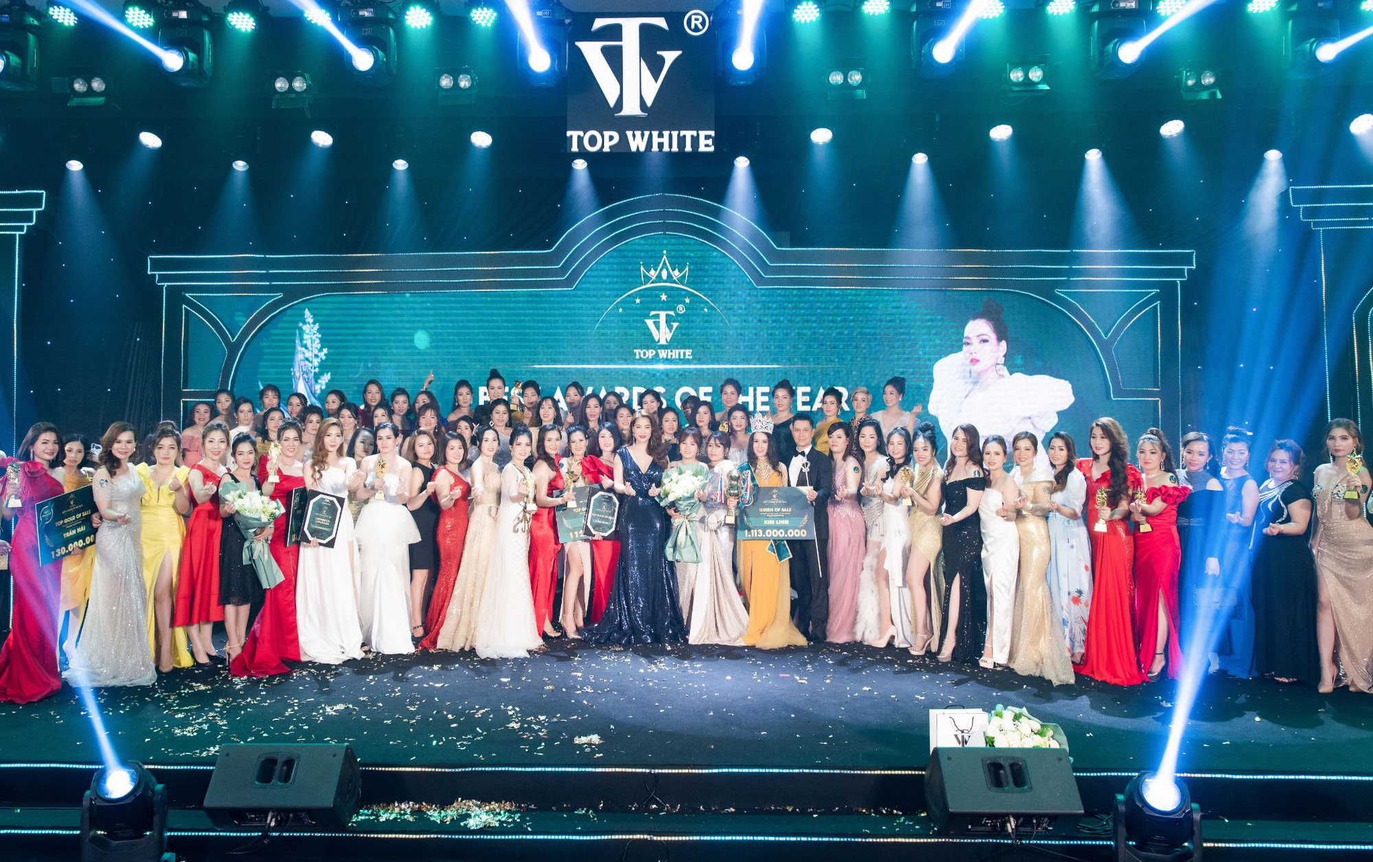 CEO Cao Thị Thùy Dung tổ chức lễ trao giải Top White 2021 vinh danh những nhà phân phối xuất sắc - Ảnh 1.