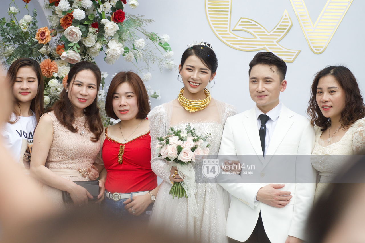 Đám cưới Phan Mạnh Quỳnh tại Nghệ An: Cô dâu đeo vàng siêu nhiều ...