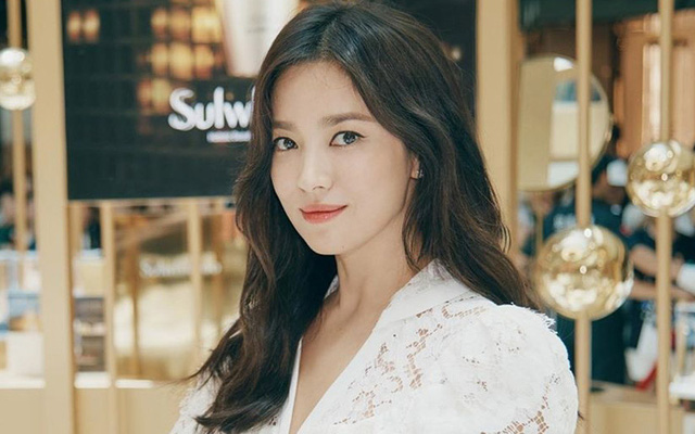 Song Hye Kyo đẳng cấp nhưng phải &quot;nể nang&quot; IU, đàn em mới nói một câu liền &quot;đội mưa, đội gió&quot; đi quay show sau bao năm ở ẩn? - Ảnh 4.