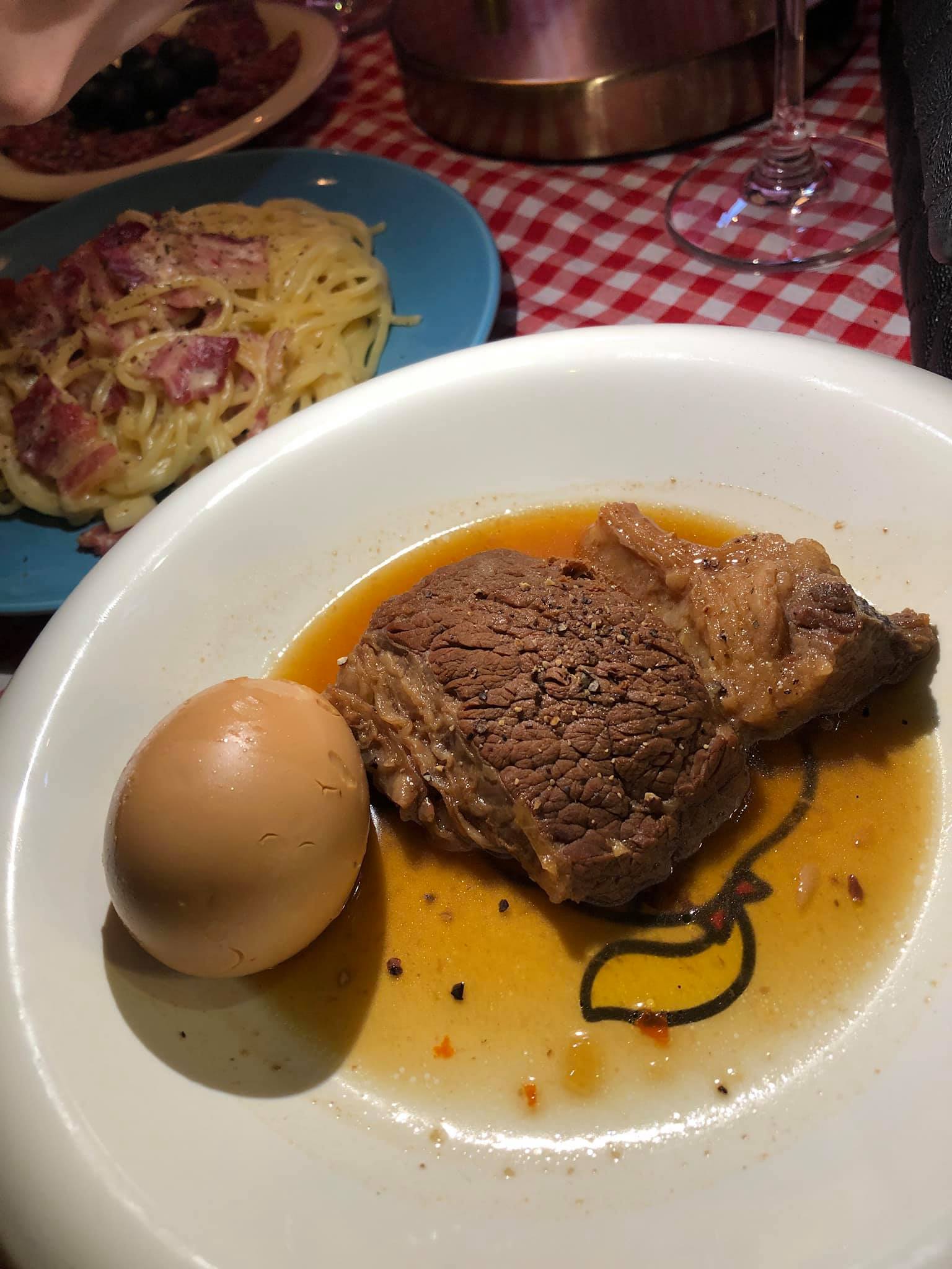 Vào nhà hàng Pháp gọi món sang chảnh nhưng lại nhận được đĩa… thịt kho hột vịt, cô gái đăng bài bóc phốt khiến dân mạng cười bò - Ảnh 2.