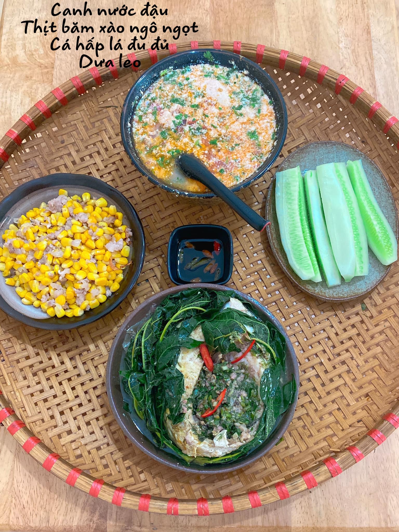 Loạt mâm cơm giá chưa đến 100.000 đồng của gái đảm Sơn La khiến chị em tấm tắc "ngon-bổ-rẻ mà lại không trùng món" - Ảnh 7. Loạt mâm cơm giá chưa đến 100.000 đồng của gái đảm Sơn La khiến chị em tấm tắc "ngon-bổ-rẻ mà lại không trùng món" - Ảnh 7.