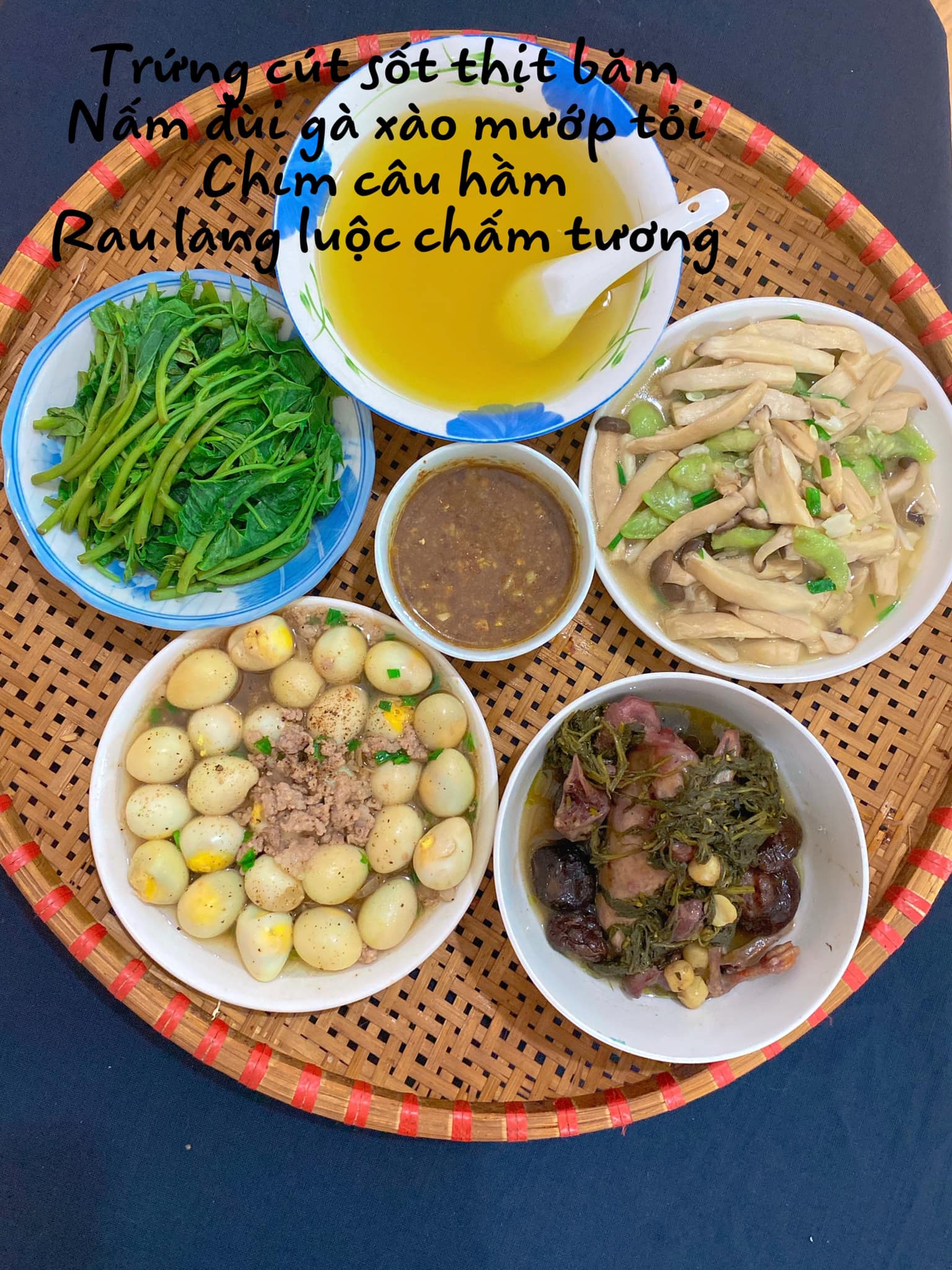 Loạt mâm cơm giá chưa đến 100.000 đồng của gái đảm Sơn La khiến chị em tấm tắc "ngon-bổ-rẻ mà lại không trùng món" - Ảnh 15. Loạt mâm cơm giá chưa đến 100.000 đồng của gái đảm Sơn La khiến chị em tấm tắc "ngon-bổ-rẻ mà lại không trùng món" - Ảnh 15.