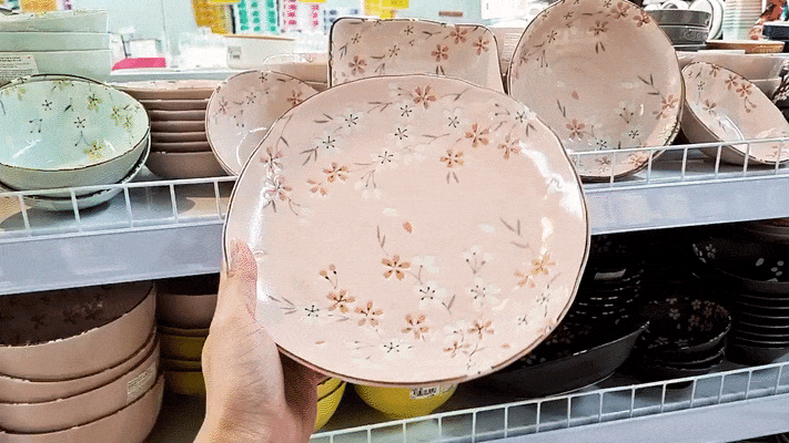 Vào siêu thị bị “hút hồn” bởi kệ bát đĩa gốm sứ Nhật Bản, món nào món nấy “đẹp xỉu” muốn đem thanh toán ngay và luôn - Ảnh 5.