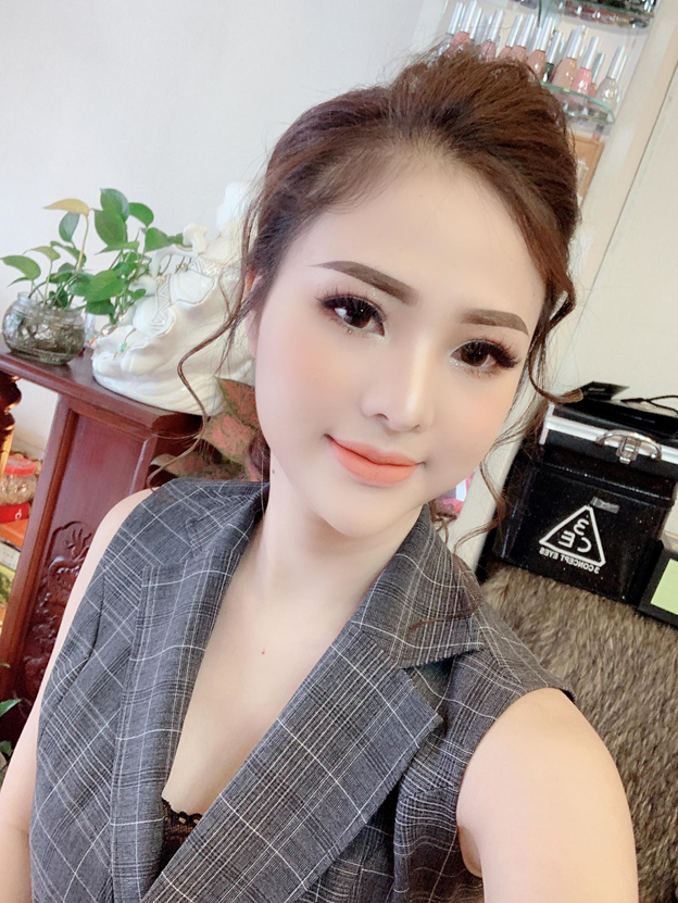 CEO 9X Phạm Huỳnh Bảo Trân: Chặng đường chinh phục thành công đầy thử thách với mỹ phẩm - Ảnh 2.