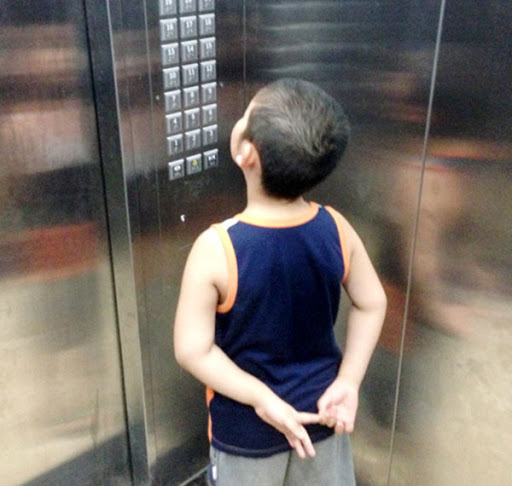 Dăm bảy chuyện chung cư: Một ngày của tôi với chiếc thang máy - Ảnh 2.