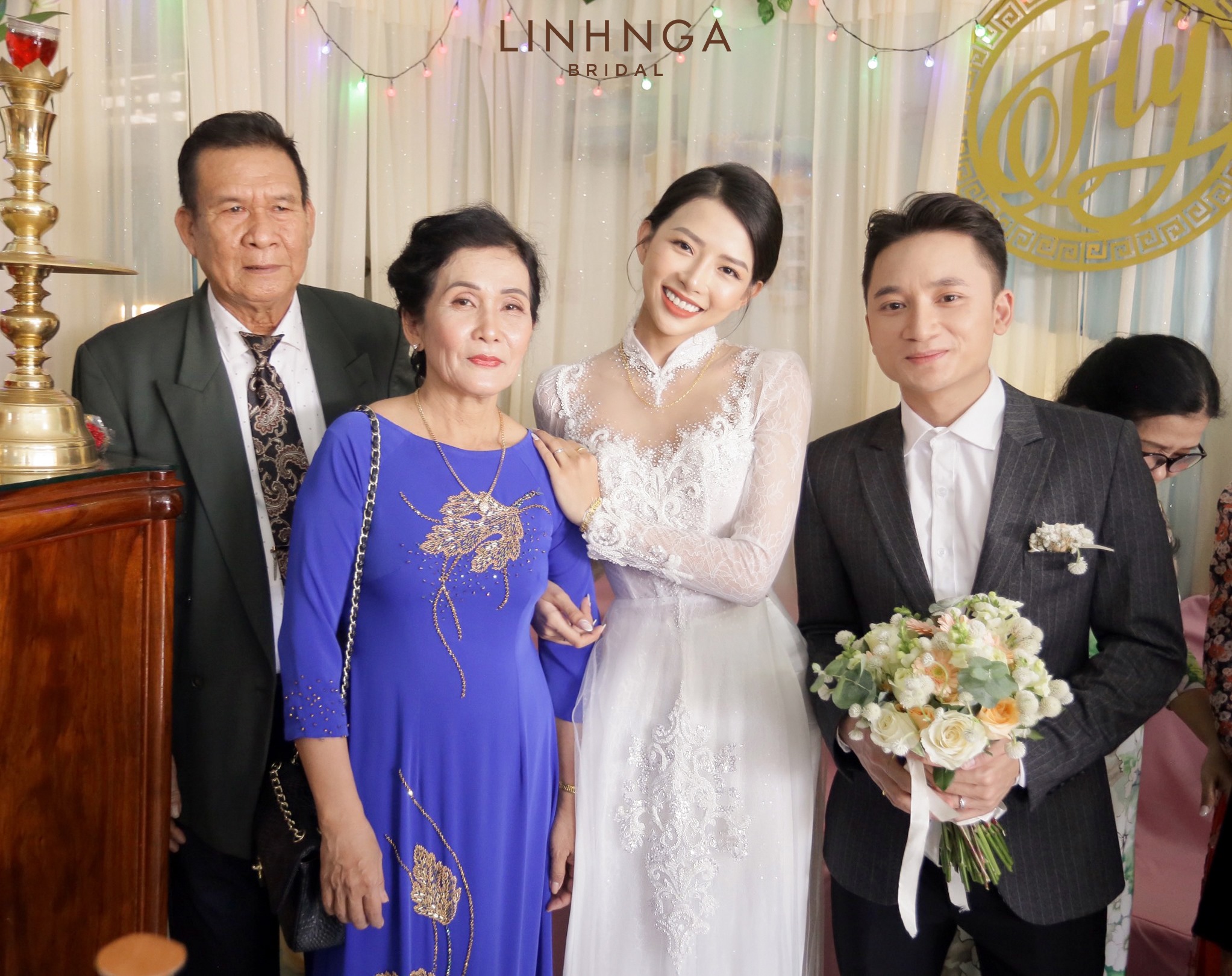 Lễ cưới Phan Mạnh Quỳnh và hot girl Khánh Vy Cô dâu xuất hiện thùy mị và  dịu dàng trong mẫu áo dài kín đáo  VÁY CƯỚI CAO CẤP LINH NGA