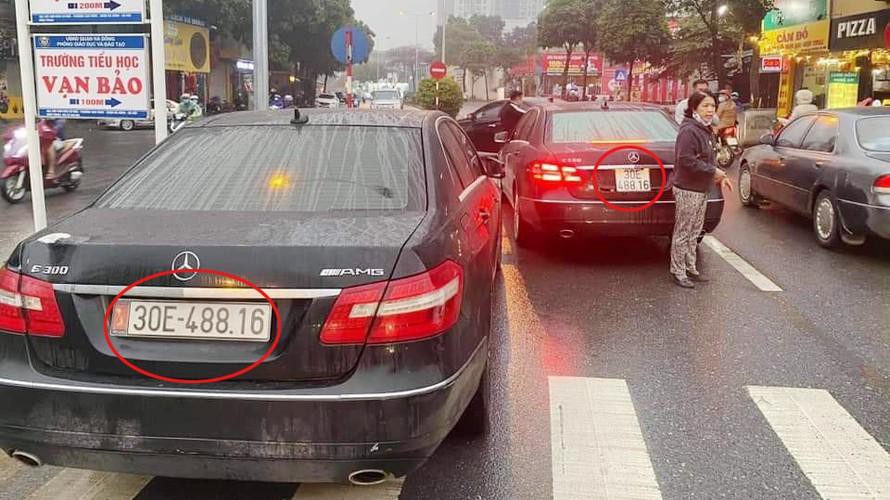 Vụ hai xe Mercedes trùng biển số: Bất ngờ về nguồn gốc dàn xe sang không giấy tờ - Ảnh 1. Vụ hai xe Mercedes trùng biển số: Bất ngờ về nguồn gốc dàn xe sang không giấy tờ - Ảnh 1.