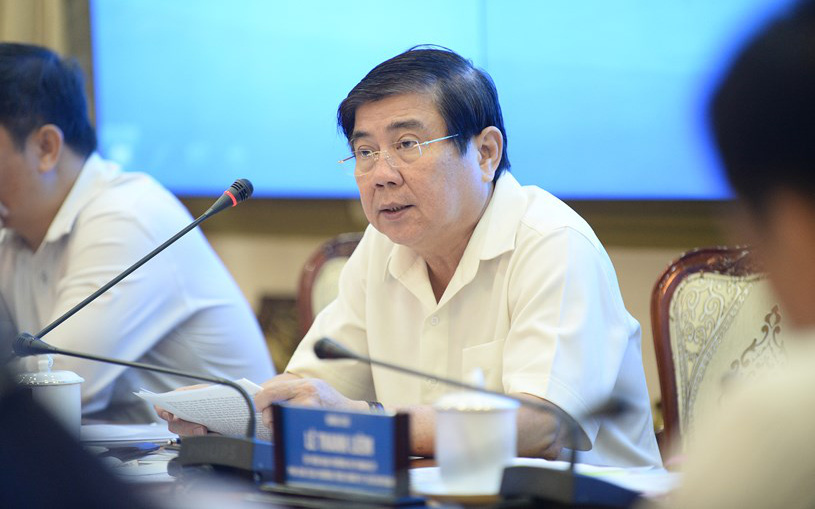 KHẨN: Chủ tịch UBND TP.HCM yêu cầu dừng bắn pháo hoa dịp Lễ 30/4 để phòng chống dịch COVID-19