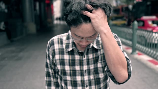 Hai kẻ chán đời rủ nhau tự sát “cho vui”, kết cục không ai ngờ khi có người vướng vòng lao lý, không chết mà phải trả giá trong tù - Ảnh 1.