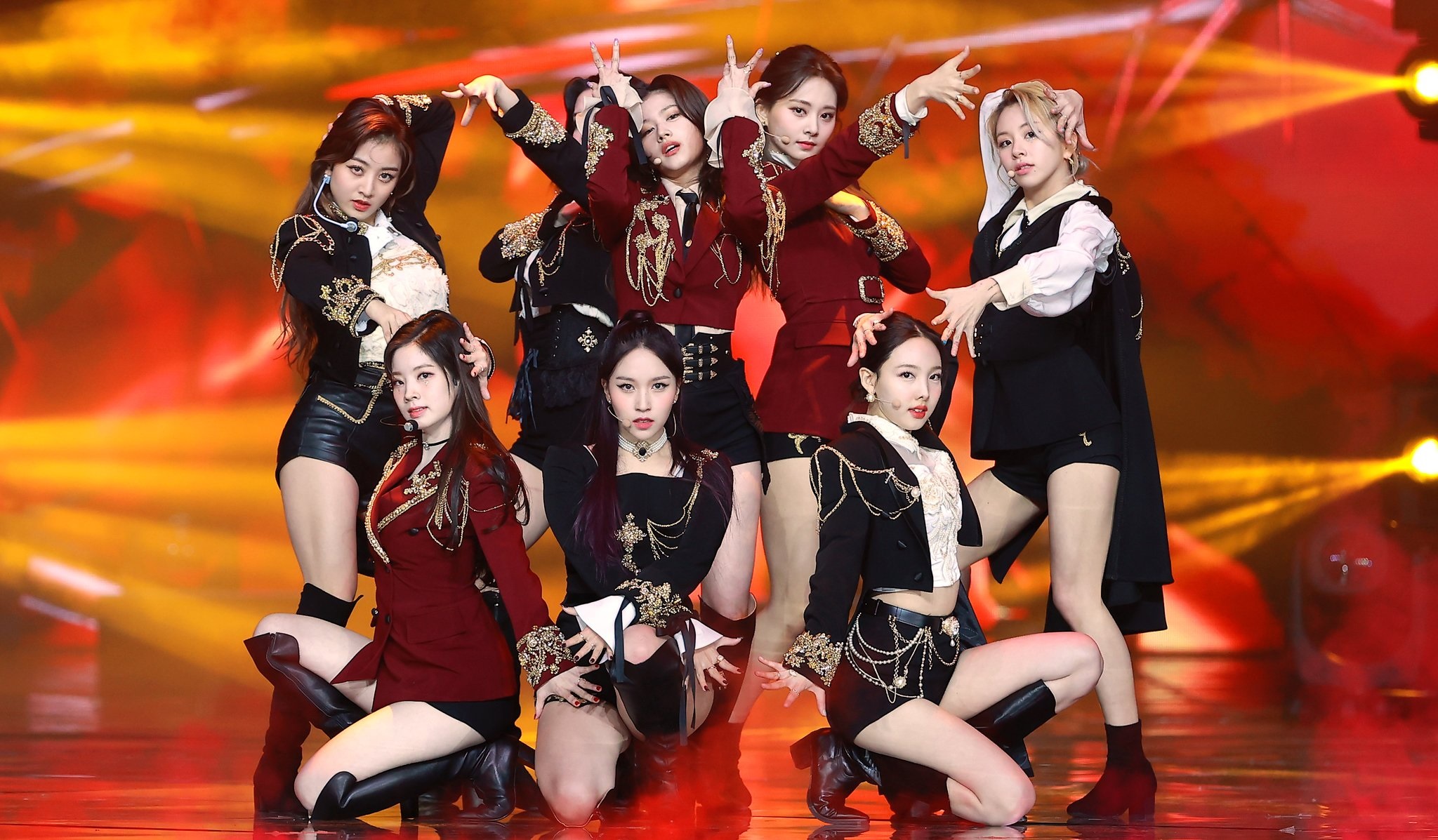 Twice thoát kiếp &quot;lên đồ như gánh xiếc&quot; tất cả là nhờ một bí mật đơn giản nhưng ít ai ngờ tới - Ảnh 10.