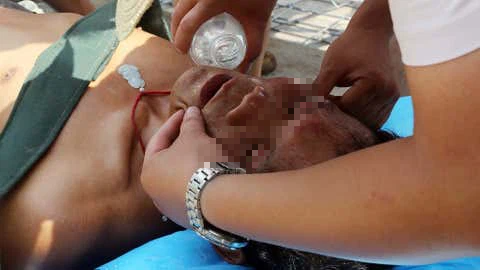 Hai kẻ chán đời rủ nhau tự sát “cho vui”, kết cục không ai ngờ khi có người vướng vòng lao lý, không chết mà phải trả giá trong tù - Ảnh 2.