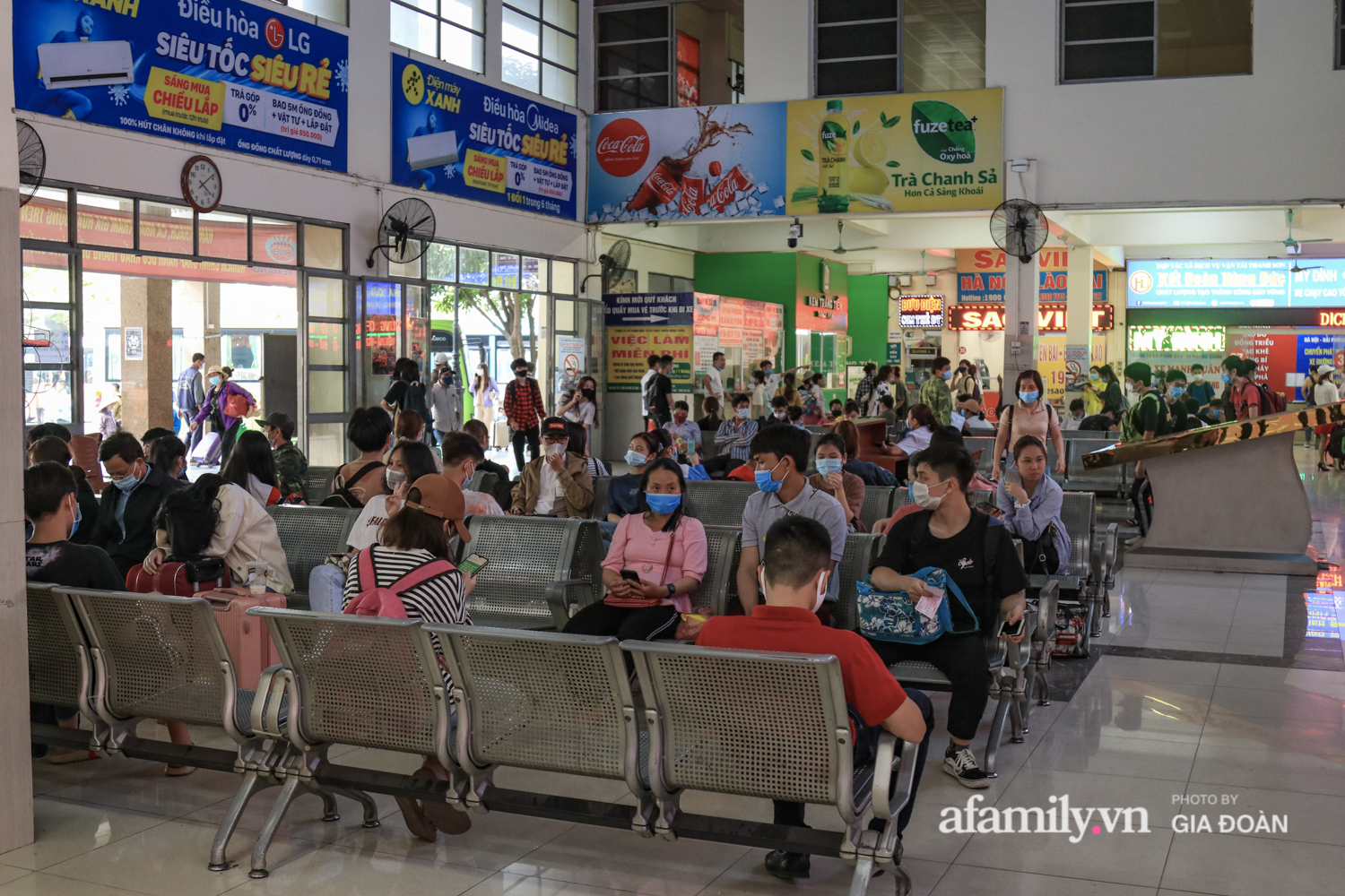 Cửa ngõ ra vào Thủ đô tắc kinh hoàng, &quot;rừng&quot; phương tiện chen chúc nhau rời thành phố - Ảnh 15.