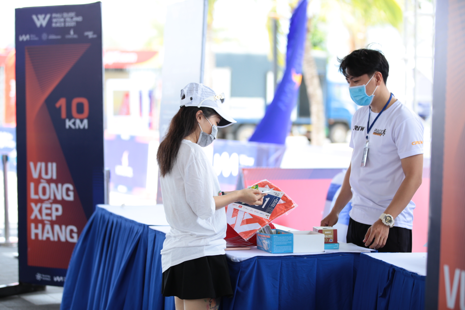 Giải chạy Phú Quốc WOW Island Race 2021 khởi động với hơn 2000 vận động viên tham dự - Ảnh 2.