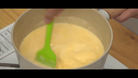 Mách chị em cách làm bánh sữa pho mai nướng vàng ươm, núng nính: Chỉ cần nhìn thôi là đã thấy tan chảy luôn rồi - Ảnh 8.