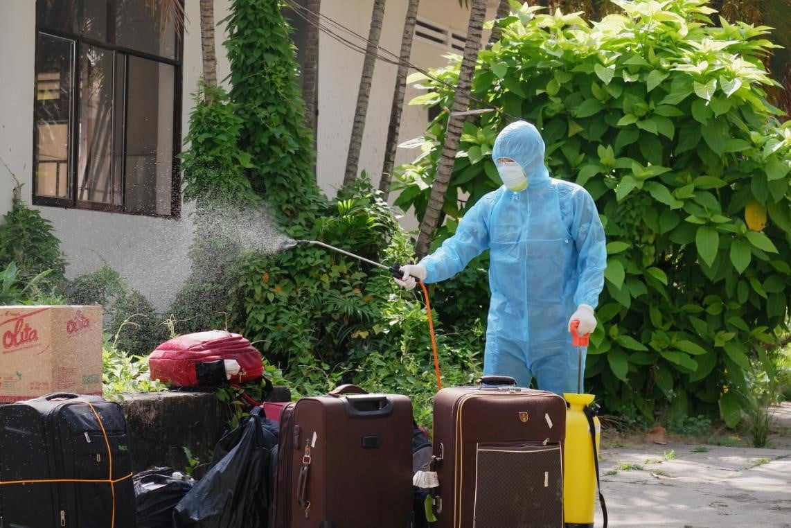 Những người hoàn thành cách ly tập trung phải làm gì tiếp theo? - Ảnh 1. Những người hoàn thành cách ly tập trung phải làm gì tiếp theo? - Ảnh 1.