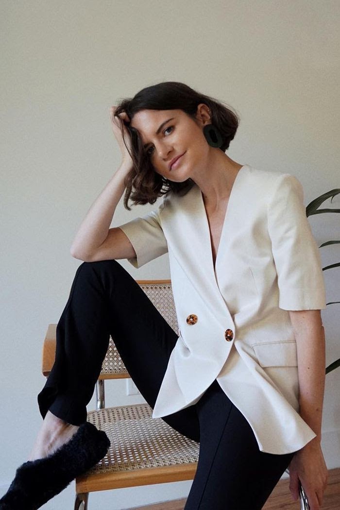 Và đây là chiếc blazer được dự là sẽ hot nhất năm 2021! - Ảnh 2. Và đây là chiếc blazer được dự là sẽ hot nhất năm 2021! - Ảnh 2.