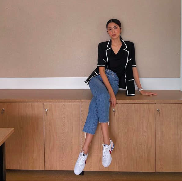 Và đây là chiếc blazer được dự là sẽ hot nhất năm 2021! - Ảnh 5. Và đây là chiếc blazer được dự là sẽ hot nhất năm 2021! - Ảnh 5.