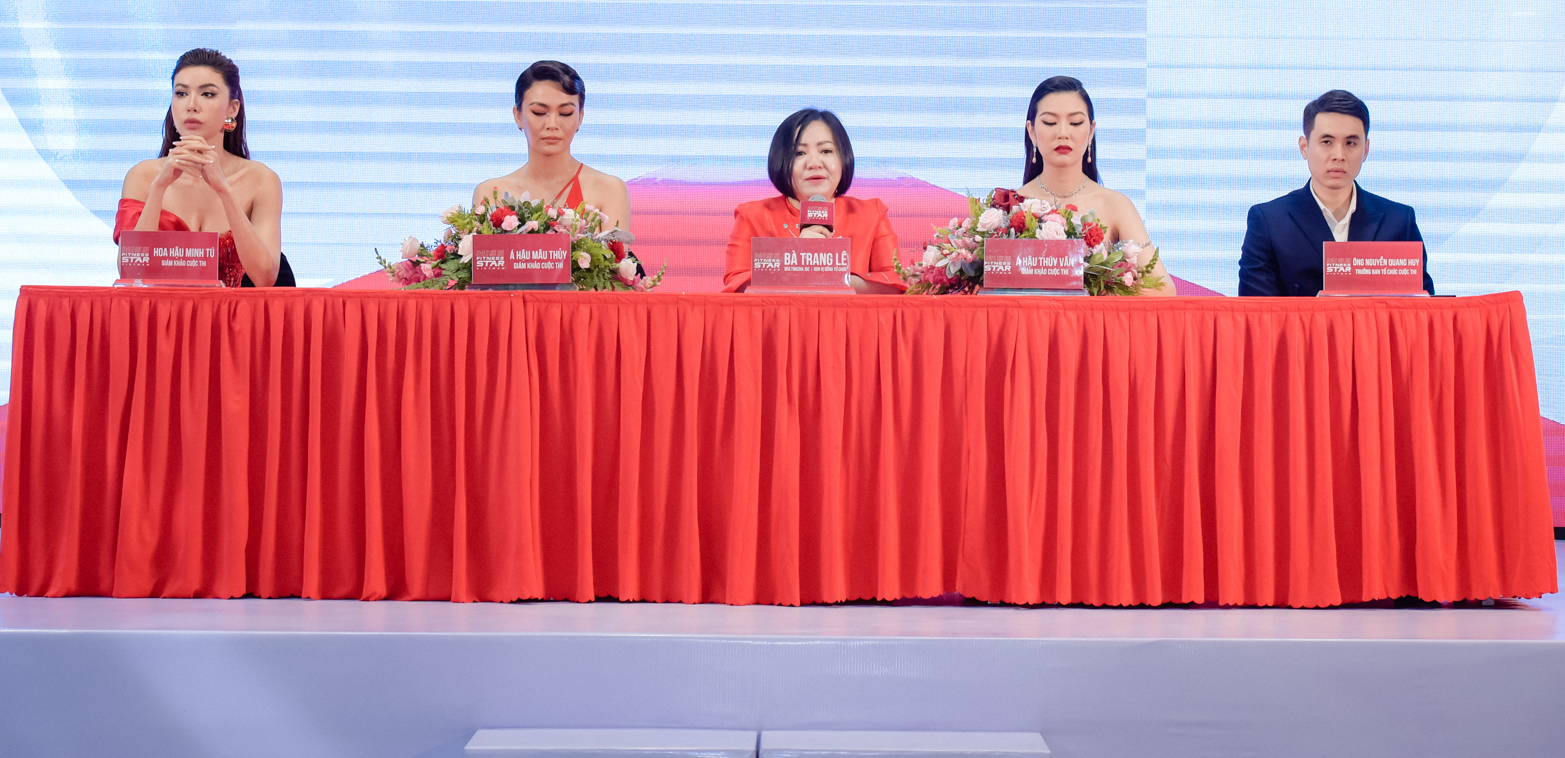 Đã chụp hẳn poster với Minh Tú nhưng Hoa hậu Tiểu Vy vẫn bị đá khỏi ghế HLV trong show thực tế mới? - Ảnh 3. Đã chụp hẳn poster với Minh Tú nhưng Hoa hậu Tiểu Vy vẫn bị đá khỏi ghế HLV trong show thực tế mới? - Ảnh 3.