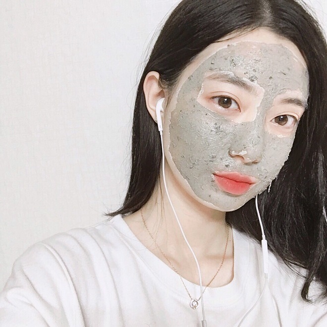 4 dòng mặt nạ đất sét kiểm dầu cực đỉnh giúp nàng da dầu thoát kiếp bóng nhẫy, bí bách trong mùa nóng nực sắp tới - Ảnh 2. 4 dòng mặt nạ đất sét kiểm dầu cực đỉnh giúp nàng da dầu thoát kiếp bóng nhẫy, bí bách trong mùa nóng nực sắp tới - Ảnh 2.