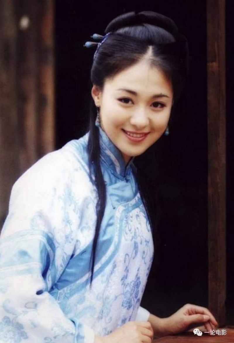 Dàn sao Hoa ngữ là hậu duệ quý tộc triều đại nhà Thanh: Quan Hiểu Đồng nổi tiếng là hậu duệ gia tộc Mãn Châu hùng mạnh nhất - Ảnh 13. Dàn sao Hoa ngữ là hậu duệ quý tộc triều đại nhà Thanh: Quan Hiểu Đồng nổi tiếng là hậu duệ gia tộc Mãn Châu hùng mạnh nhất - Ảnh 13.