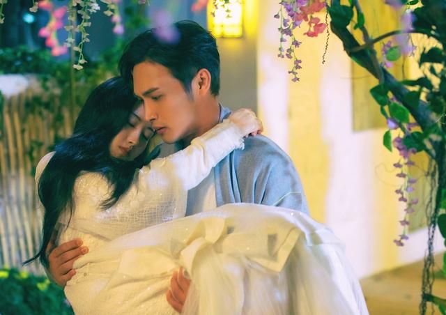 Tư Đằng: Quên ma nữ đẹp mê mẩn đi, Cảnh Điềm bị soi cảnh ăn uống vội vàng chưa từng lộ ra - Ảnh 6. Tư Đằng: Quên ma nữ đẹp mê mẩn đi, Cảnh Điềm bị soi cảnh ăn uống vội vàng chưa từng lộ ra - Ảnh 6.