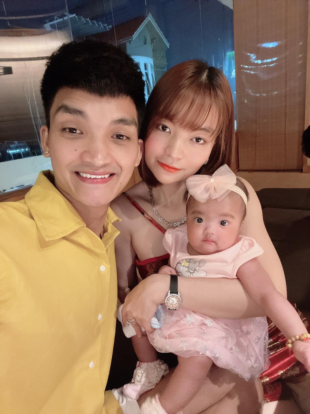 Mạc Văn Khoa khoe ảnh gia đình hạnh phúc, netizen xỉu up xỉu down với gương mặt tấu hài của cô con gái - Ảnh 3.