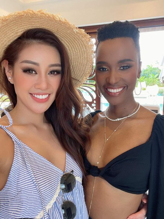 Vừa bước vào Miss Universe 2020, Khánh Vân đã có màn đọ sắc ấn tượng bên đương kim Hoa hậu Hoàn vũ  - Ảnh 2.