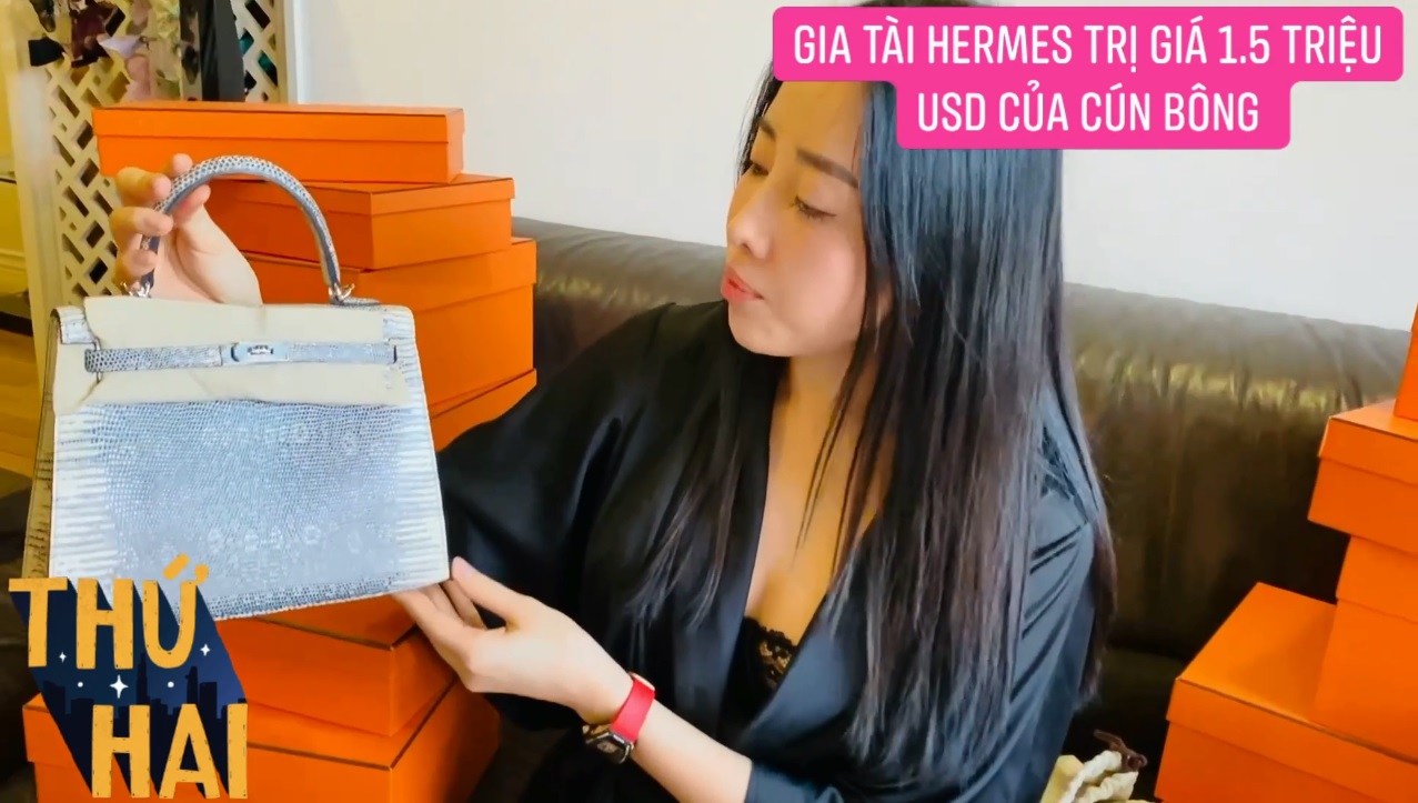 Hot mom nhiều túi Hermès hơn cả Ngọc Trinh lần đầu hé lộ gia tài túi hơn 30 tỷ, nhiều mẫu hot hit chưa chắc có tiền đã mua được - Ảnh 5. Hot mom nhiều túi Hermès hơn cả Ngọc Trinh lần đầu hé lộ gia tài túi hơn 30 tỷ, nhiều mẫu hot hit chưa chắc có tiền đã mua được - Ảnh 5.