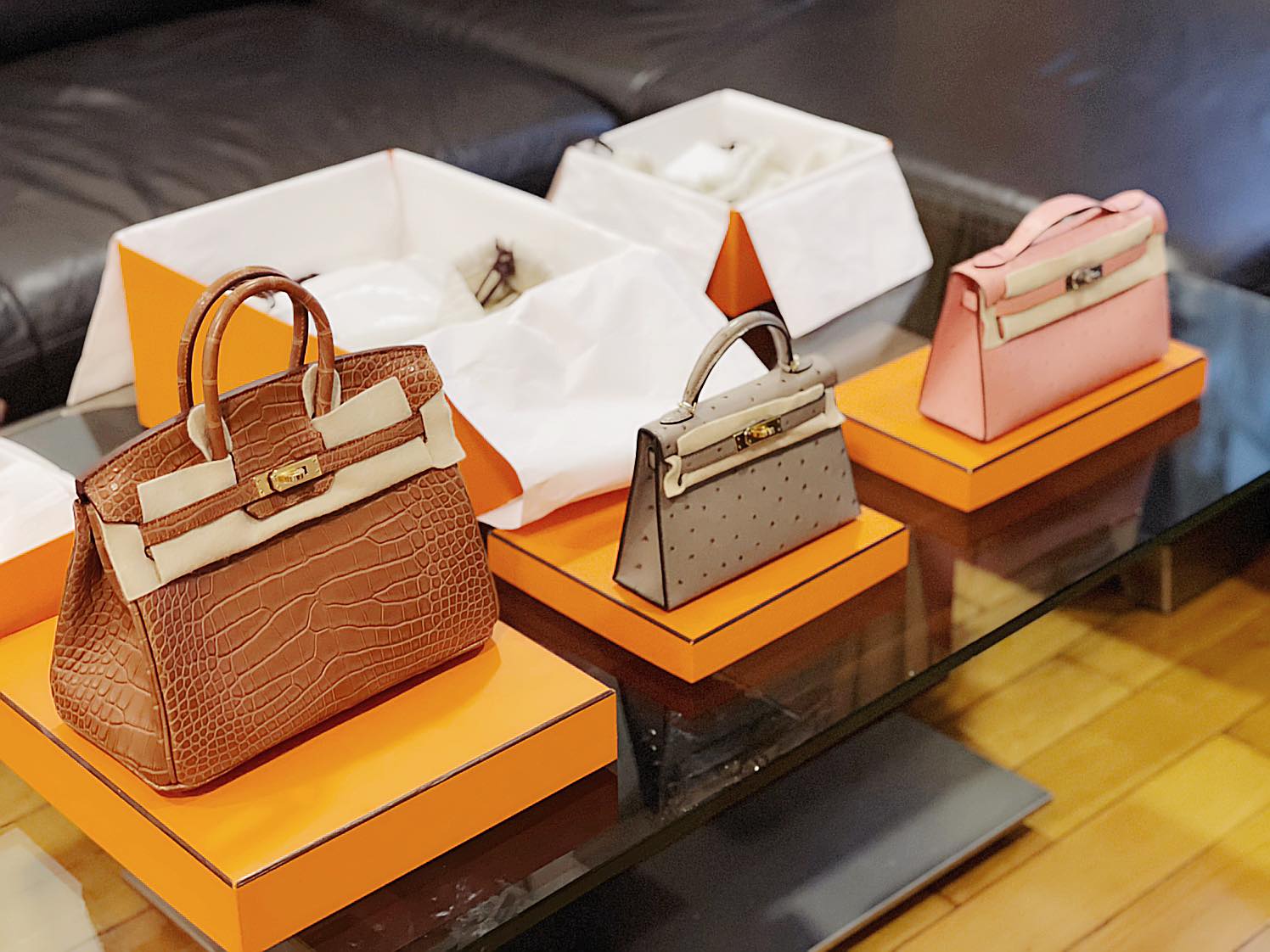 Hot mom nhiều túi Hermès hơn cả Ngọc Trinh lần đầu hé lộ gia tài túi hơn 30 tỷ, nhiều mẫu hot hit chưa chắc có tiền đã mua được - Ảnh 12. Hot mom nhiều túi Hermès hơn cả Ngọc Trinh lần đầu hé lộ gia tài túi hơn 30 tỷ, nhiều mẫu hot hit chưa chắc có tiền đã mua được - Ảnh 12.