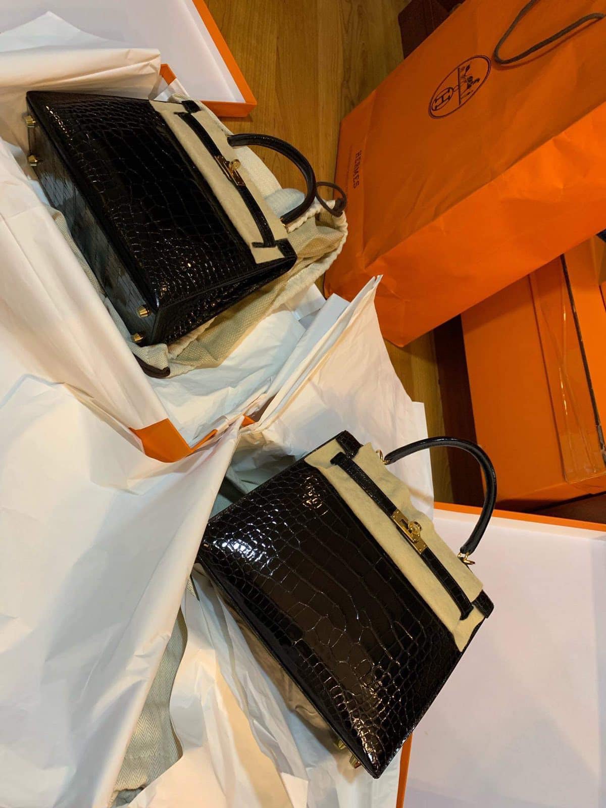 Hot mom nhiều túi Hermès hơn cả Ngọc Trinh lần đầu hé lộ gia tài túi hơn 30 tỷ, nhiều mẫu hot hit chưa chắc có tiền đã mua được - Ảnh 13. Hot mom nhiều túi Hermès hơn cả Ngọc Trinh lần đầu hé lộ gia tài túi hơn 30 tỷ, nhiều mẫu hot hit chưa chắc có tiền đã mua được - Ảnh 13.