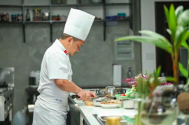 Master Chef V&otilde; Quốc đốn tim chị em bởi m&oacute;n thịt x&aacute; x&iacute;u cực đỉnh - Ảnh 2.
