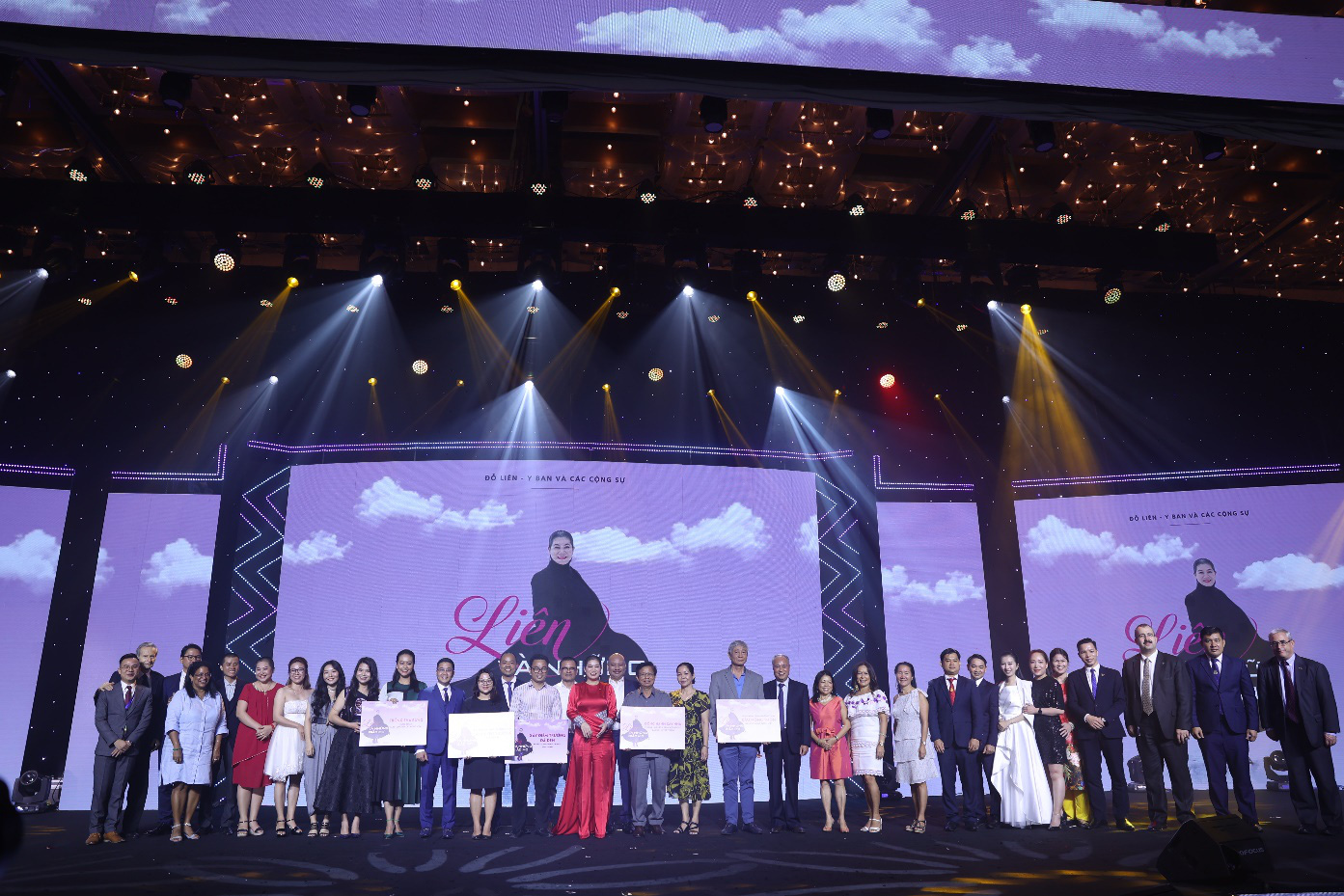 Chuyện đời b&ocirc;n ba đậm triết l&yacute; nh&acirc;n sinh trong Li&ecirc;n v&agrave; những giấc mơ - Ảnh 4.