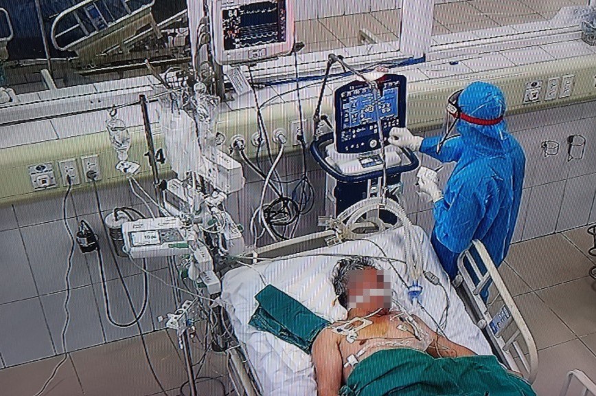 Việt Nam có 41 bệnh nhân COVID-19 tiên lượng nặng, 2 trong đó được sử dụng phương pháp tim phổi nhân tạo - Ảnh 1.