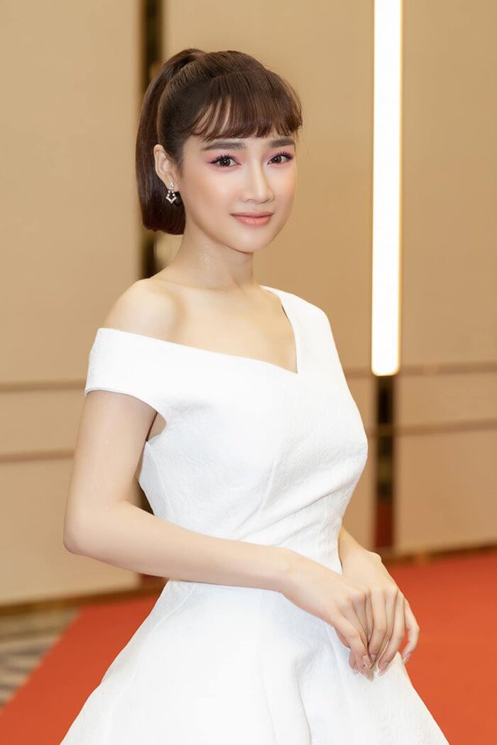 Nhã Phương có thù với tóc mái lắm, 5 lần 7 lượt để mà đều bị dìm vô tận - Ảnh 7. Nhã Phương có thù với tóc mái lắm, 5 lần 7 lượt để mà đều bị dìm vô tận - Ảnh 7.