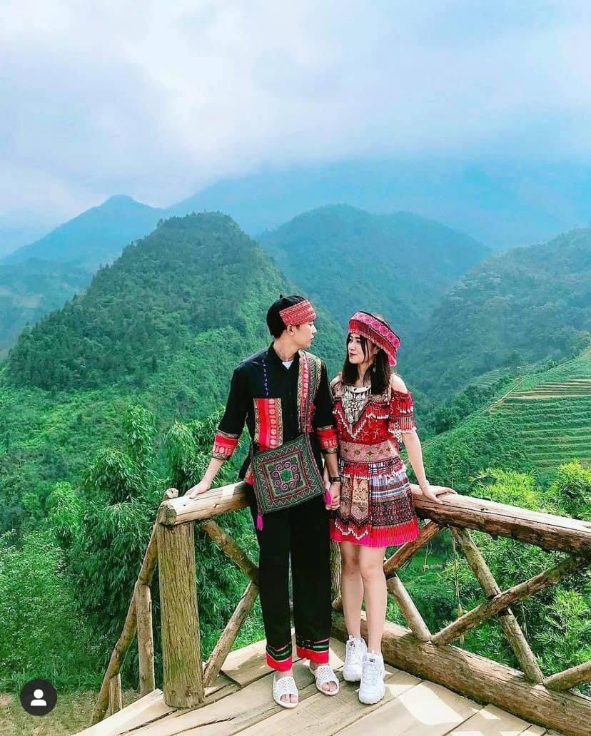 Chạm mặt trong chuyến du lịch, cặp đôi không ngờ lại nên duyên một cách diệu kỳ dù sống cách nhau 4 giờ bay - Ảnh 4. Chạm mặt trong chuyến du lịch, cặp đôi không ngờ lại nên duyên một cách diệu kỳ dù sống cách nhau 4 giờ bay - Ảnh 4.