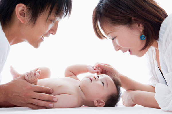 19 tháng tuổi mới nói "mẹ, ba, bà..." có sao không? - Ảnh 3. 19 tháng tuổi mới nói "mẹ, ba, bà..." có sao không? - Ảnh 3.