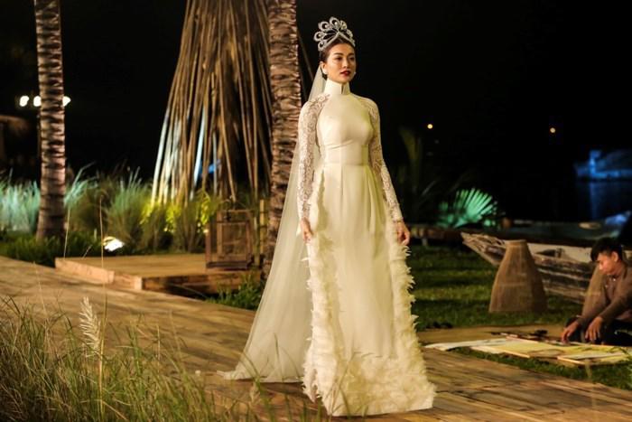 Cả dàn Hoa hậu và người đẹp Việt dính nghi án dùng hàng pha ke vì sở hữu 1 mẫu vương miện fake - Ảnh 8.