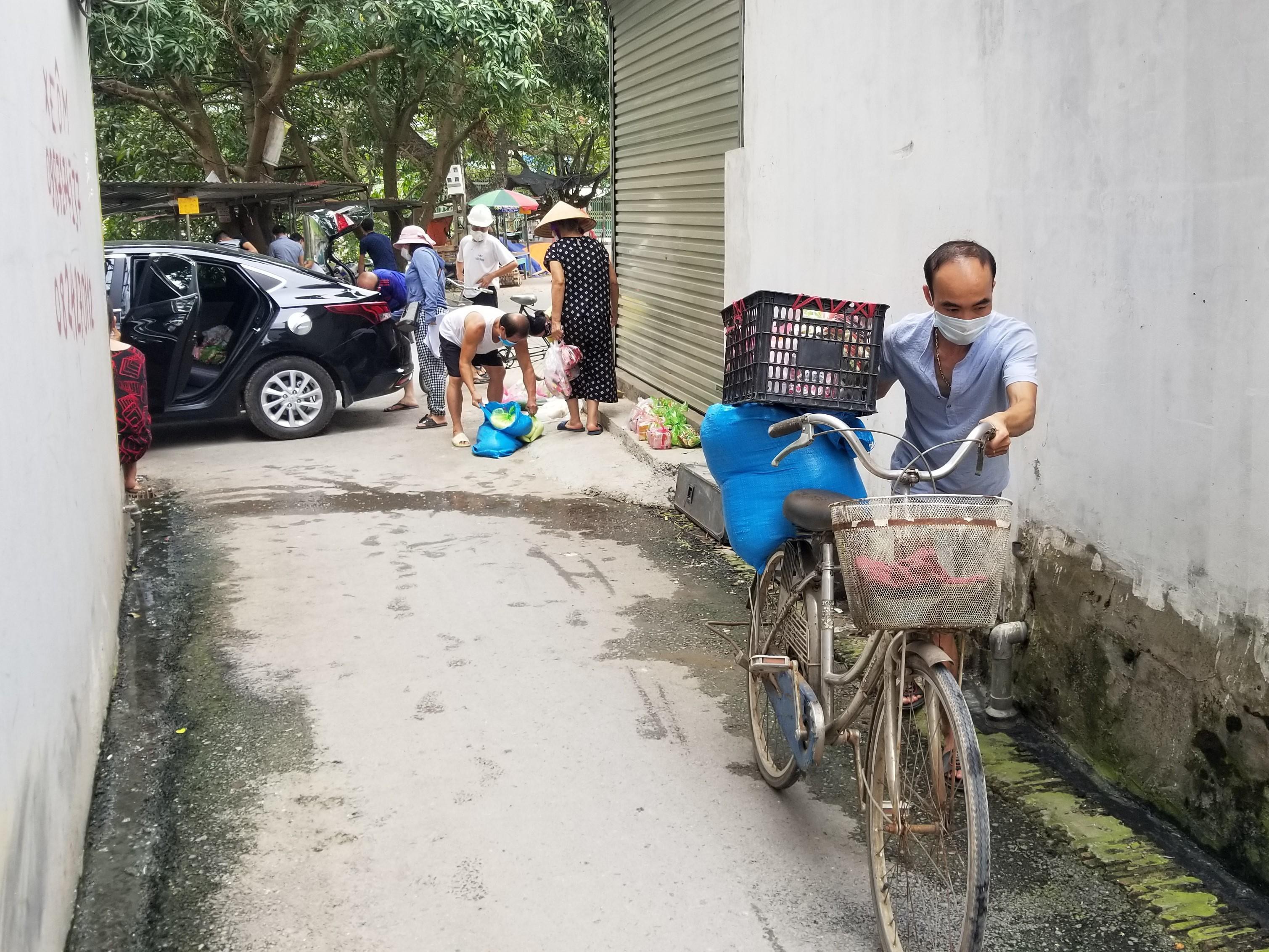 Người Bắc Giang mổ lợn, san gạo cho công nhân vùng tâm dịch - Ảnh 9.