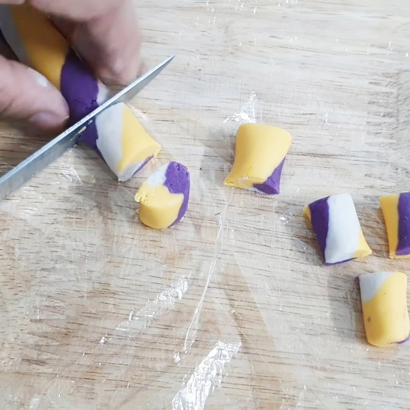 Tranh thủ ng&agrave;y nghỉ lễ cuối c&ugrave;ng, chị em v&agrave;o bếp l&agrave;m b&aacute;t ch&egrave; khoai dẻo ăn cho m&aacute;t ruột! - Ảnh 8.