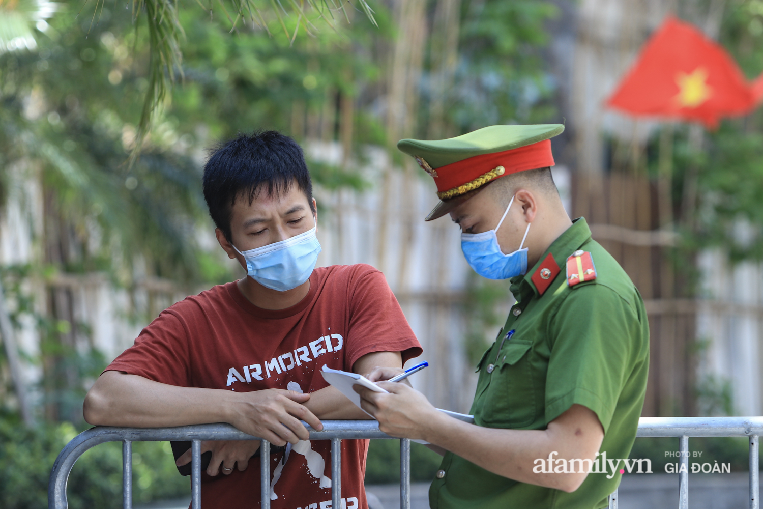 Phong tỏa tòa chung cư nơi nữ nhân viên quán bar Sunny có liên quan đến chuyên gia người Trung Quốc dương tính với SARS-CoV-2 - Ảnh 7.